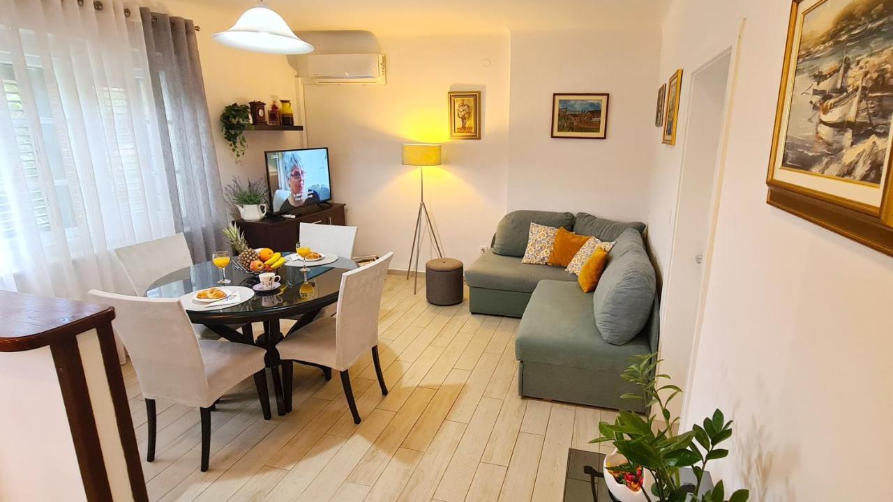 Apartment Sara Poljud Split Exterior photo