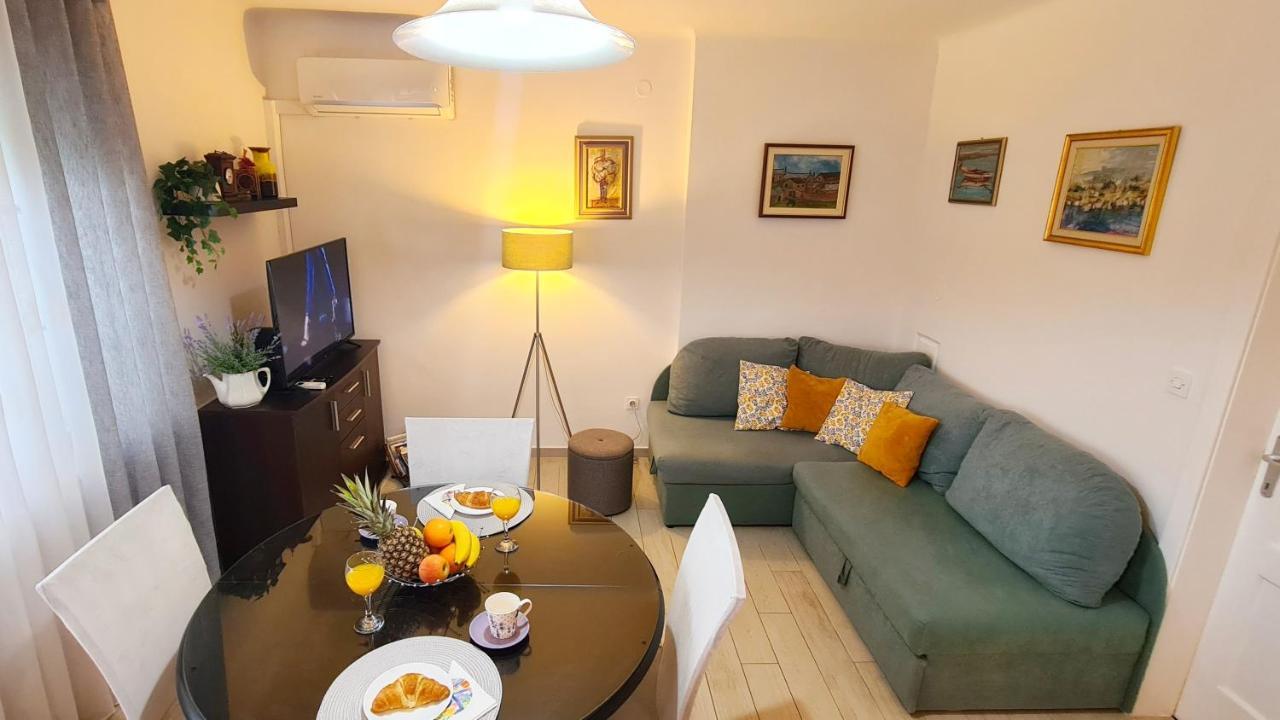 Apartment Sara Poljud Split Exterior photo