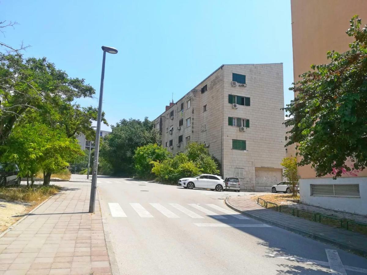 Apartment Sara Poljud Split Exterior photo