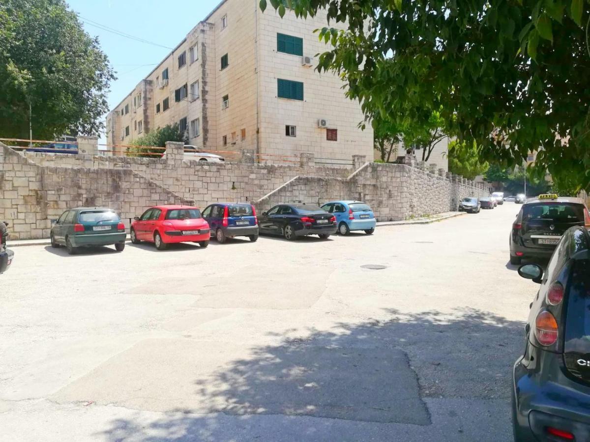 Apartment Sara Poljud Split Exterior photo