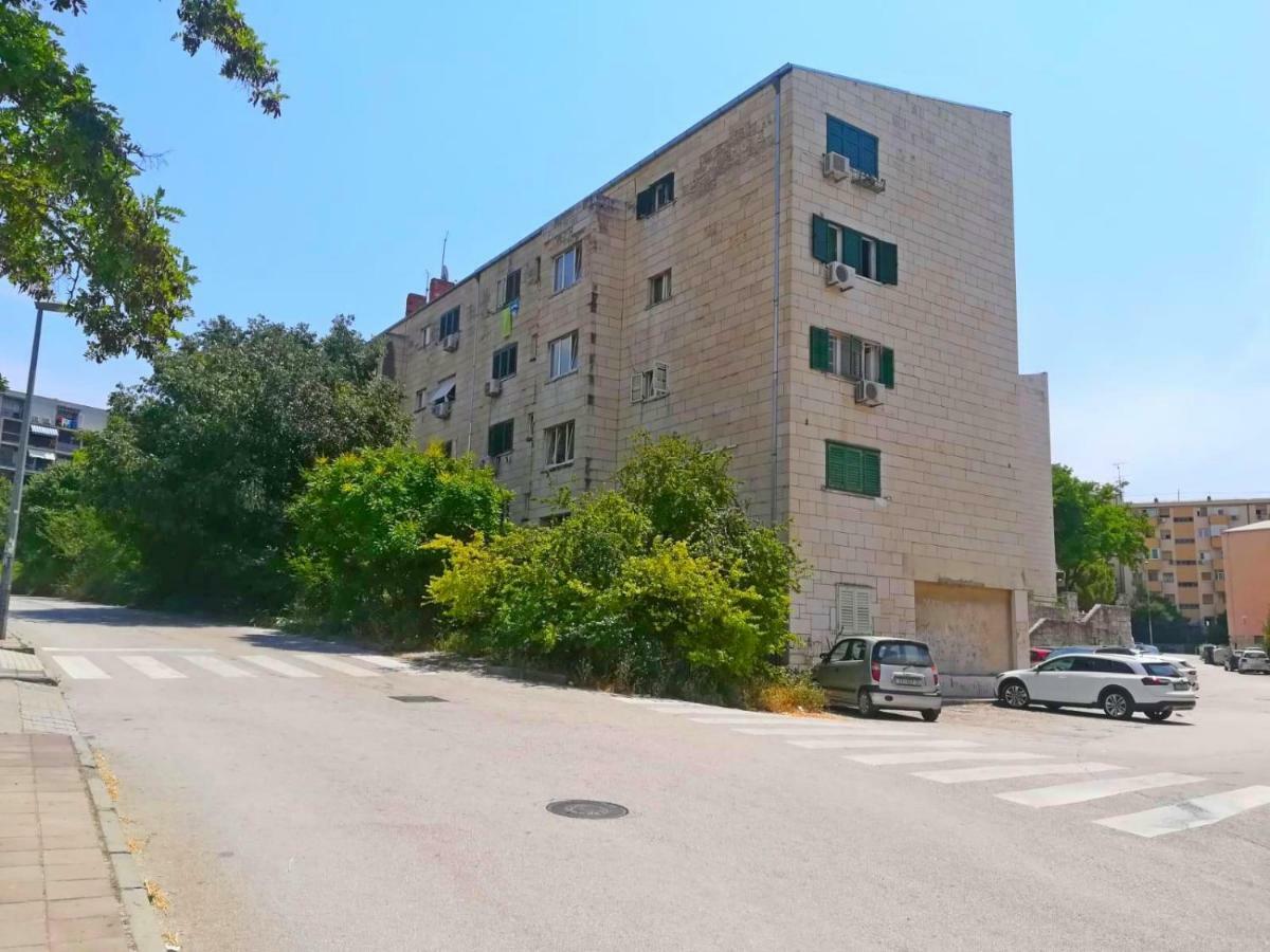 Apartment Sara Poljud Split Exterior photo
